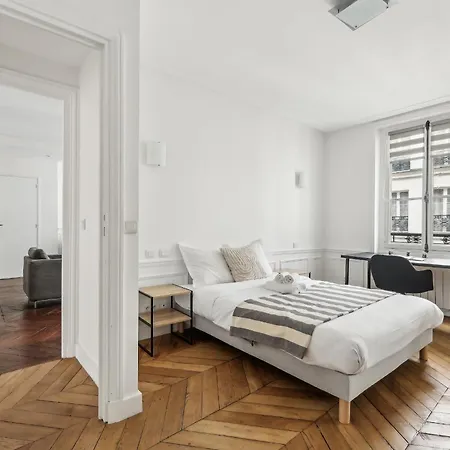 Lägenhet Champs Elysees - 3br - Cityapartmentstay *